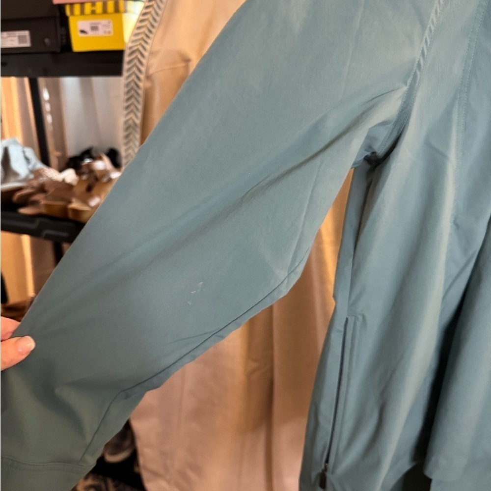 Athleta Advantage Poplin Jacket Raincoat Windbreaker
Size XS NWOT - Picture 8 of 16
